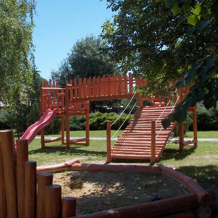 Вилла Apartman 3 Haloszobaval Бюк Экстерьер фото